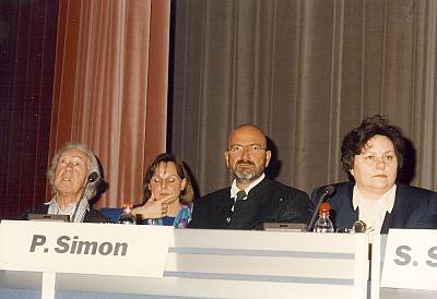 Peter Simon auf den Baseler PSI Tagen mit Tom Johanson und anderen bekannten Heilern, bei der Podiumsdiskussion.